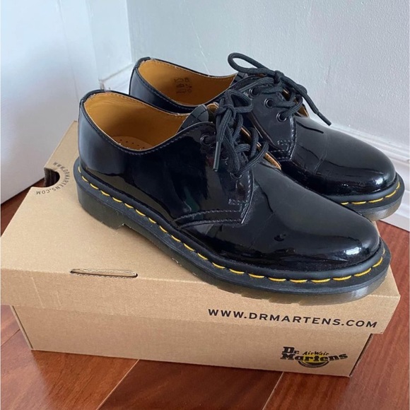 Dr. Martens Shoes - Barely worn patent leather Dr Martens 1461 shoes!